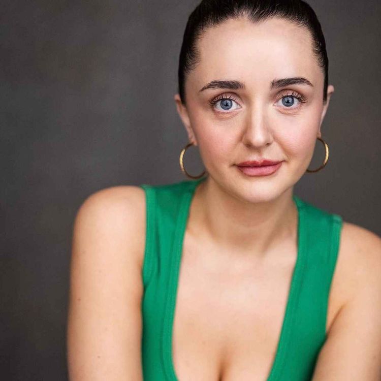 cover art for Meryl and Anne, the magazine biz v TikTok and The Devil Wears Prada with Abigail Parkinson!