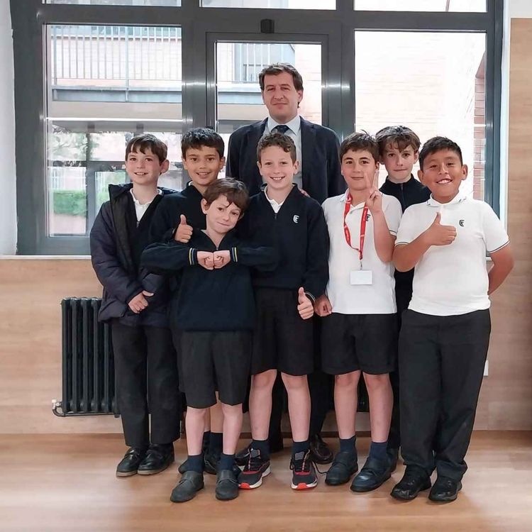 cover art for Entrevista a Álvaro García Serrano. Lectura y grandes libros.