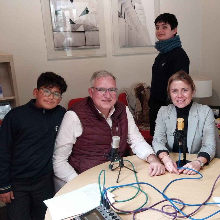 cover art for Entrevista a Silvia Banqueri y Miguel Á. Almela