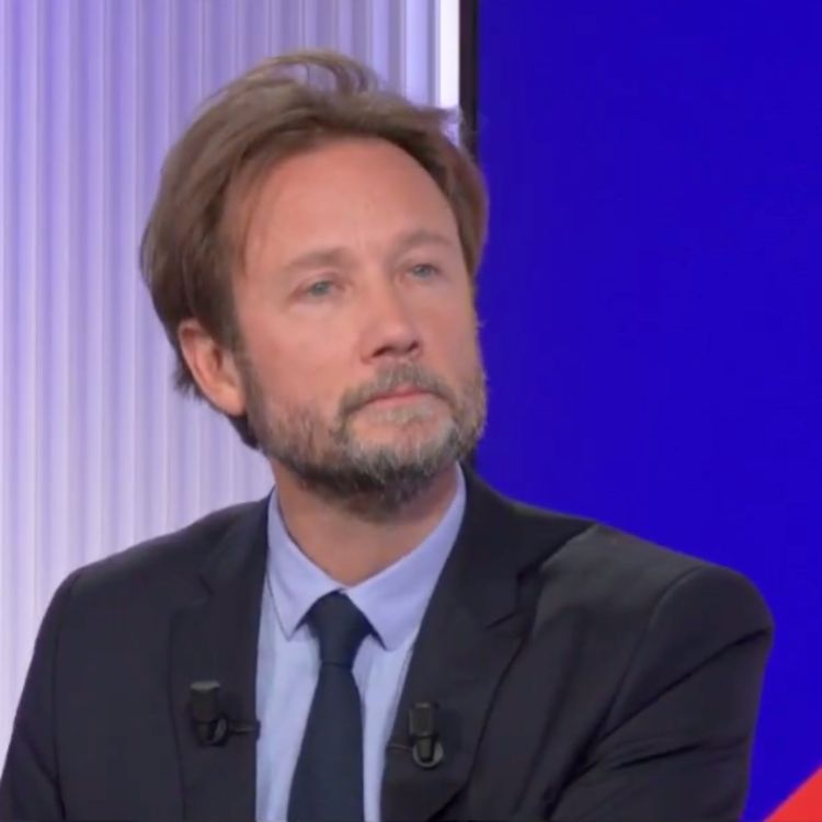 cover art for Boris Vallaud : "Les socialistes ne seront pas la béquille du macronisme"