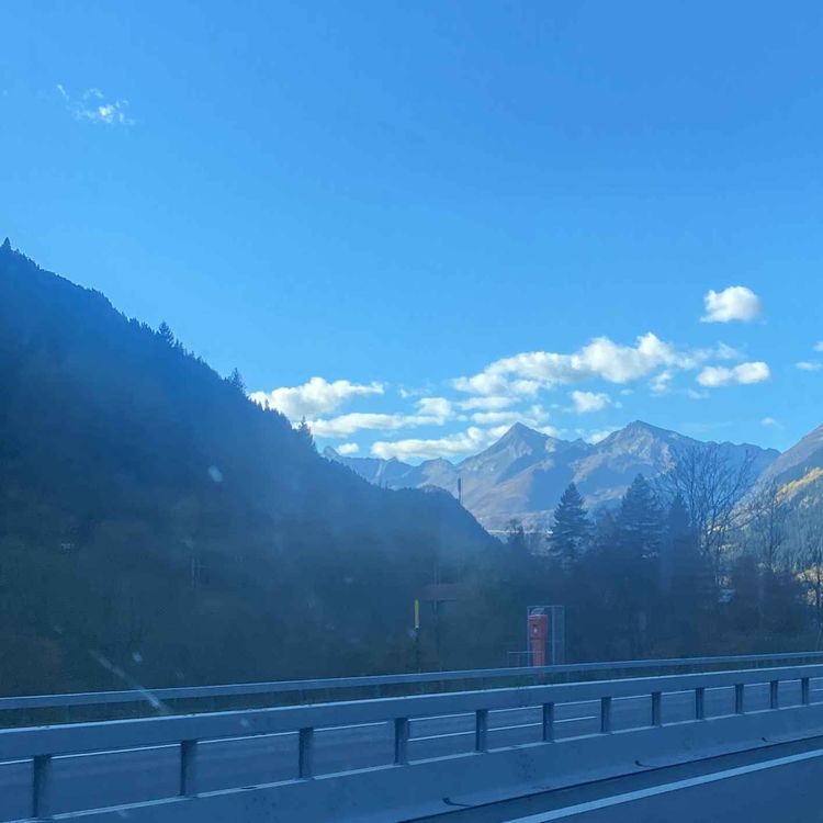 cover art for No 9: Co-Creating in virtual space