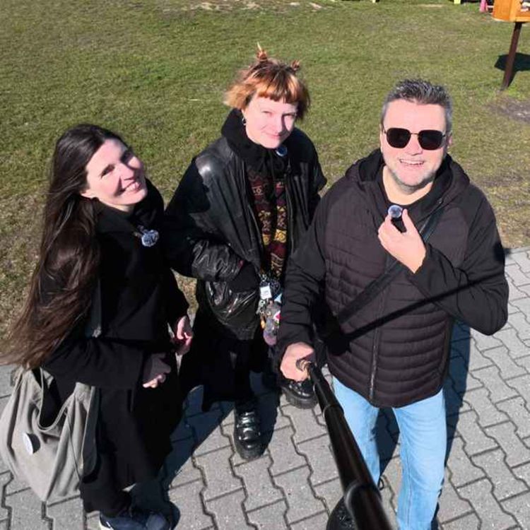 cover art for Meowlau v rozhovore odkrýva dušu debutu Kvety