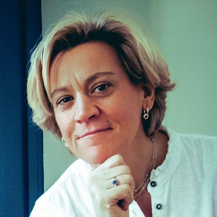 cover art for Why I Stopped Drinking & What Happened Changed Everything - Anna Donaghey