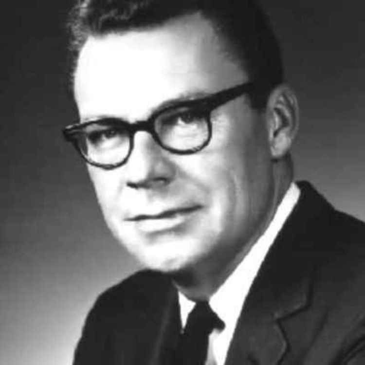 cover art for Stop Following the 95% (Play This Every Morning) - Earl Nightingale