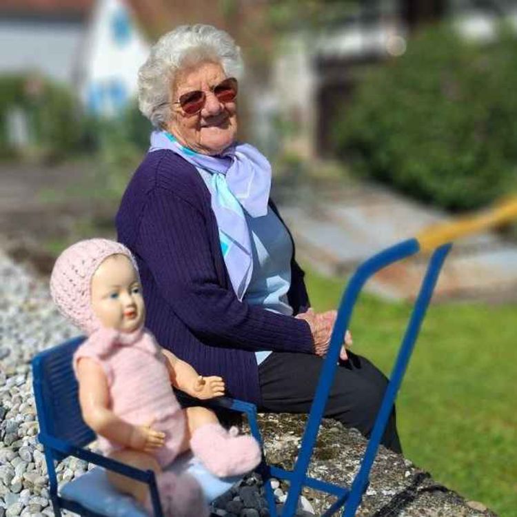 cover art for La Wantzenau : la guerre vue par Adrienne Waltz, un résumé de l'histoire alsacienne