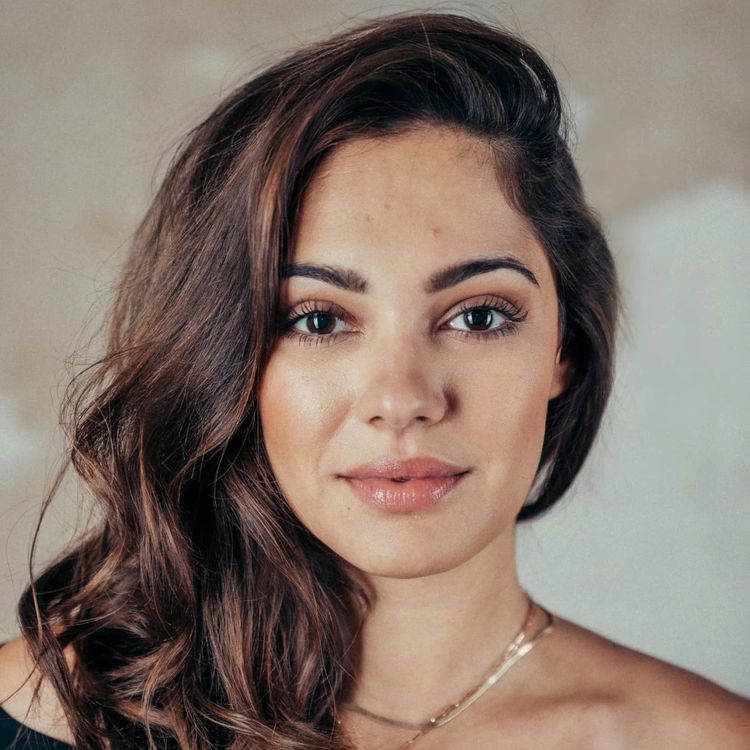 cover art for #160 Nilam Farooq als meistgesuchte Frau der Welt: Krypto-Queen Ruja Ignatova.