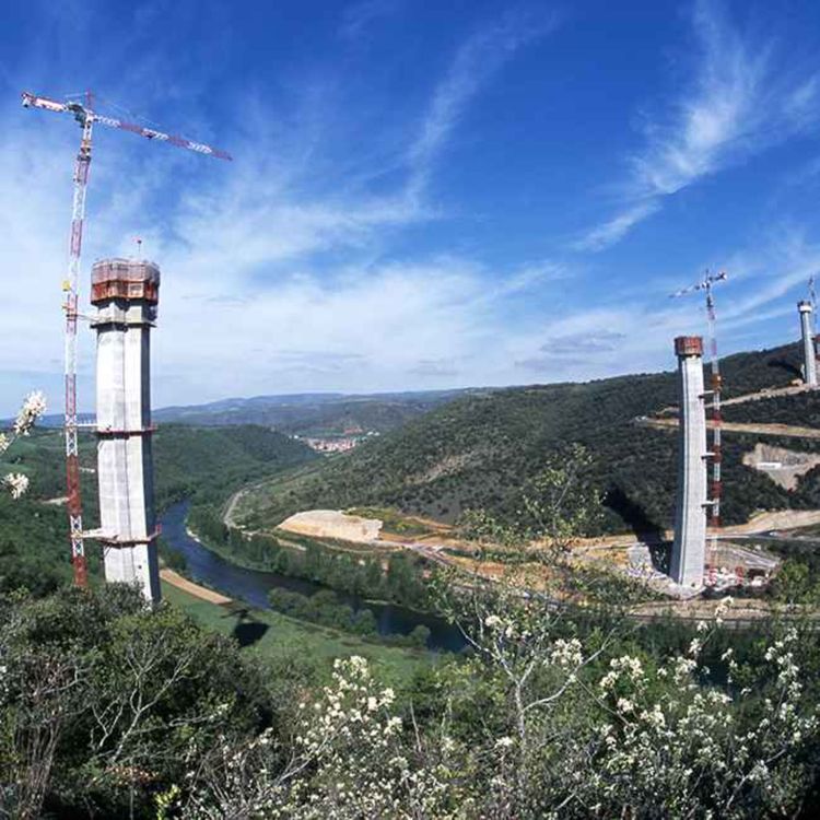 cover art for La construction du viaduc de Millau - béton