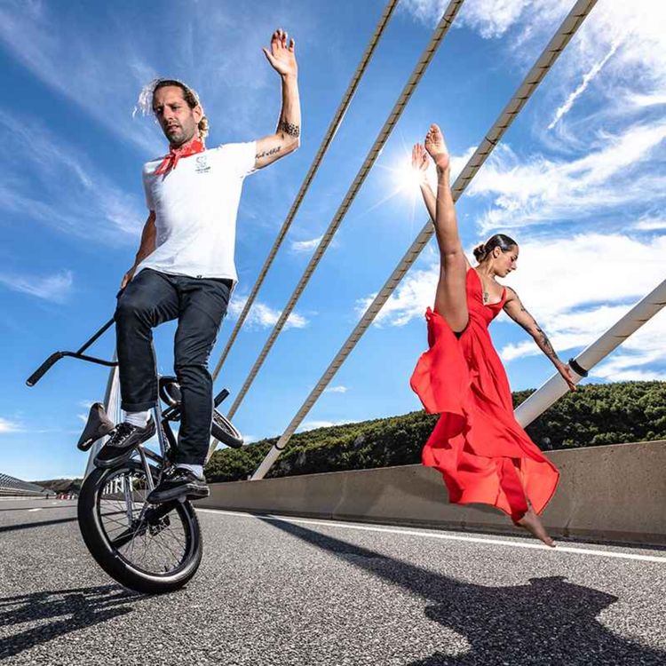 cover art for Le viaduc de tous les exploits