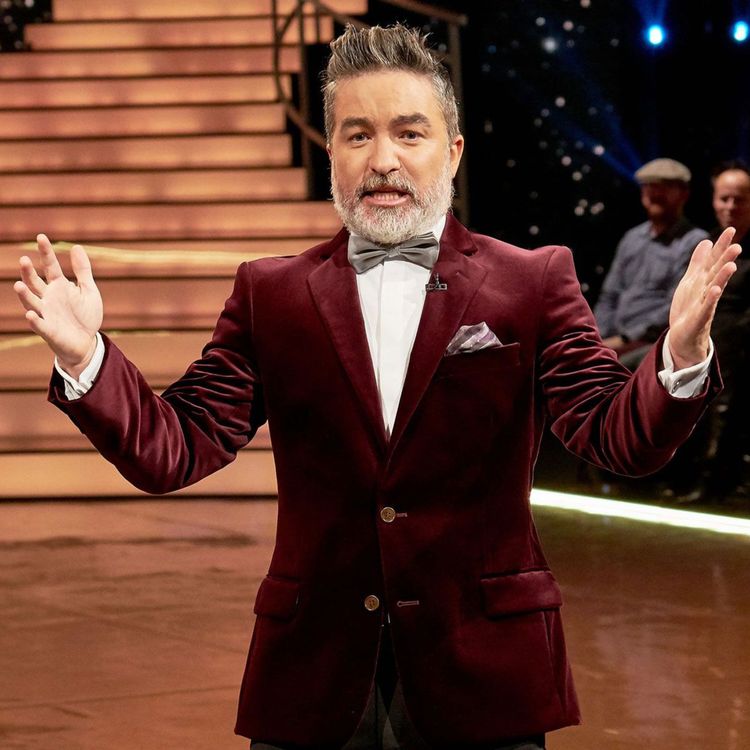 cover art for Dai Henwood: Life of the party to zen master