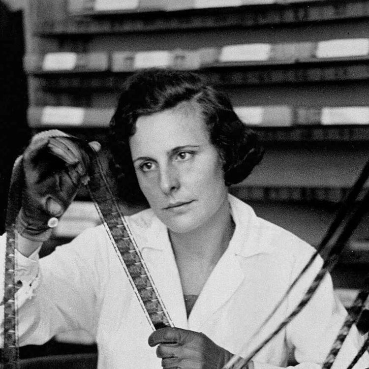 cover art for Episode 183. Fredsmanifest. Leni Riefenstahl. 