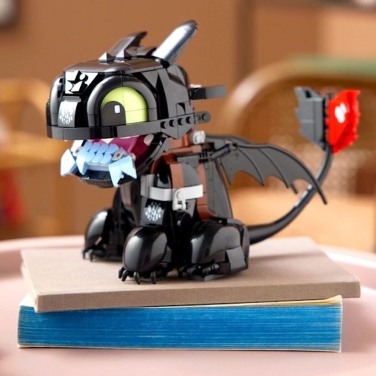 cover art for HOW TO TRAIN YOUR DRAGON’s Toothless Is Flying to LEGO Stores Soon
