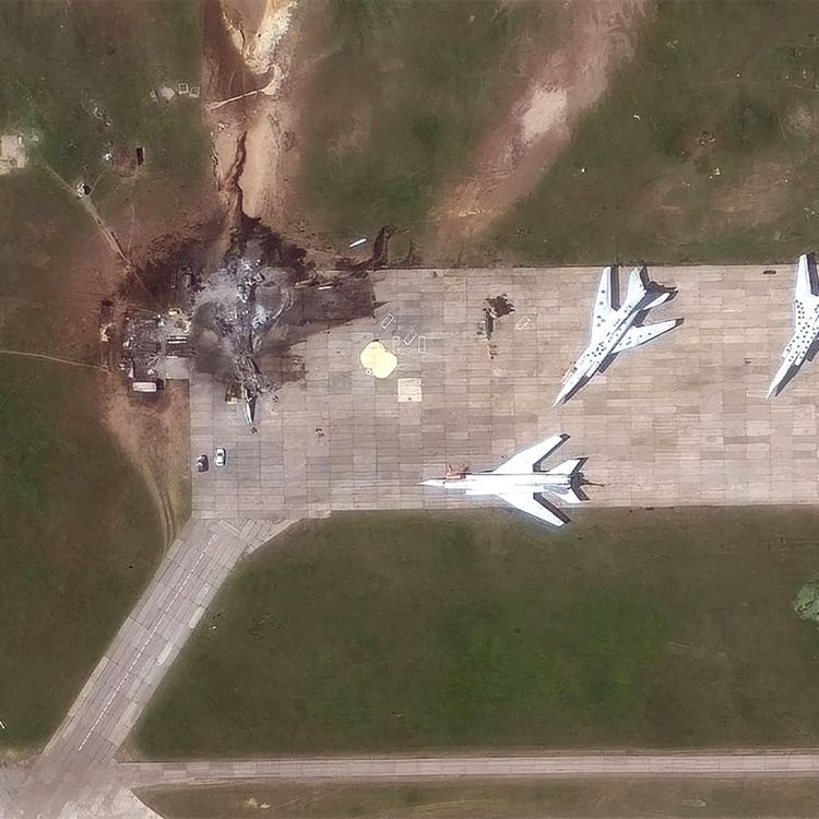 cover art for Секреты бомбардировщиков в руках хакеров и первый точный удар ВСУ по «Искандеру»