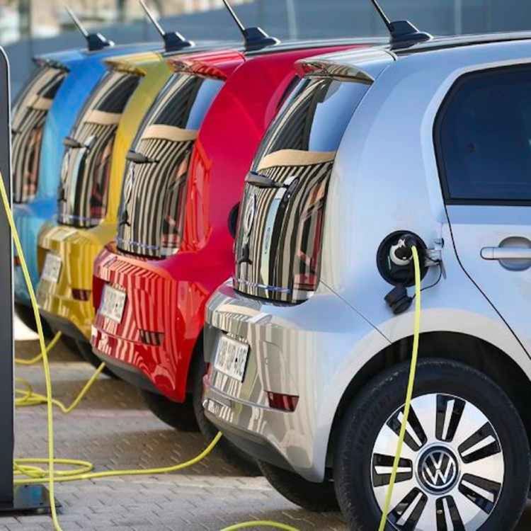 cover art for Voitures électriques...Zappa et Dumont viennent d'arriver en 2019!