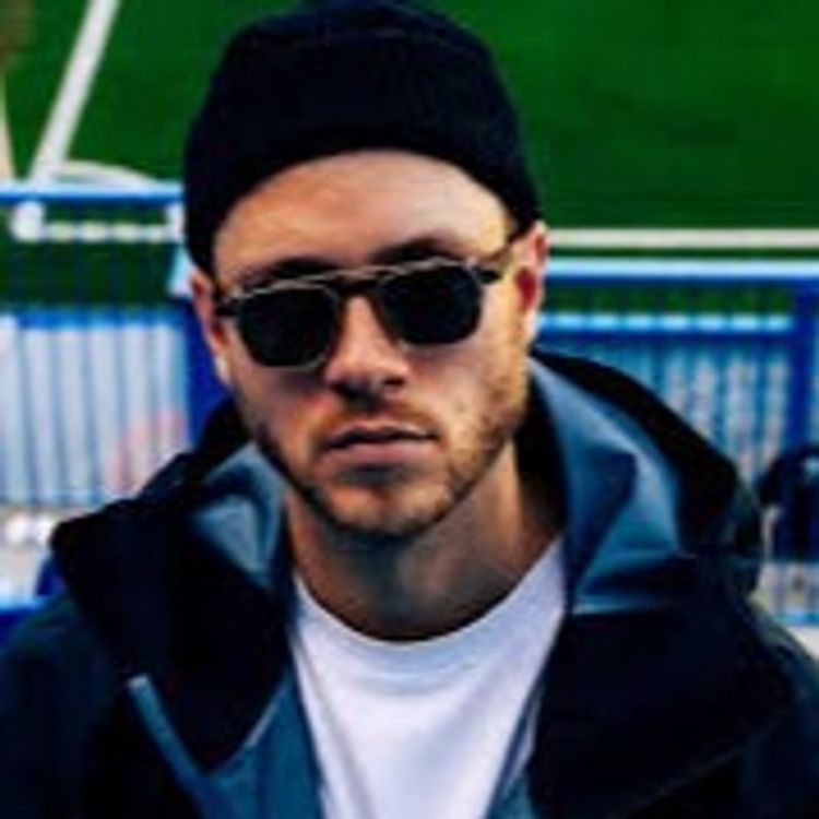 cover art for Loud en entrevue : De ses débuts à son dernier album très personnel!