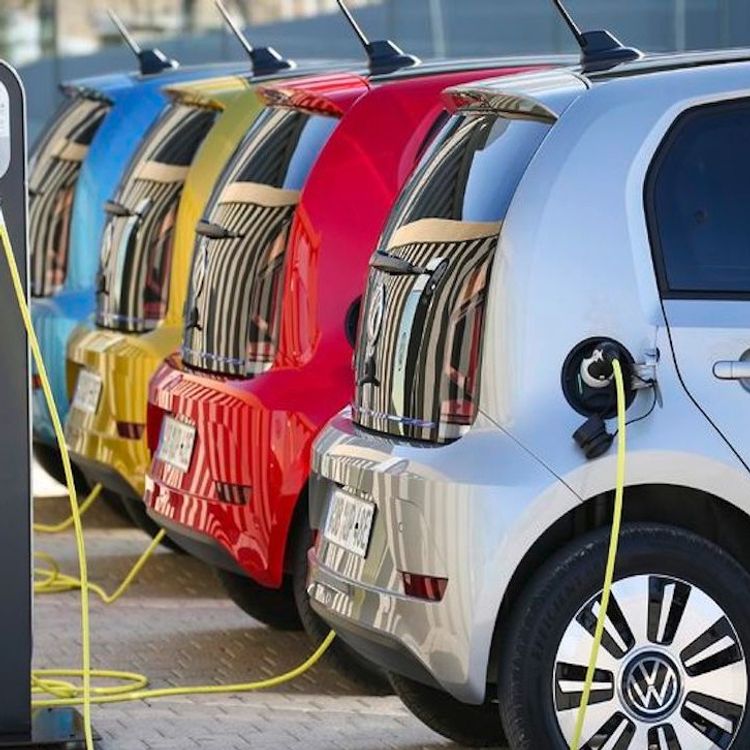 cover art for Marc Bouchard : Autos électriques...prenons exemple sur l'Europe!