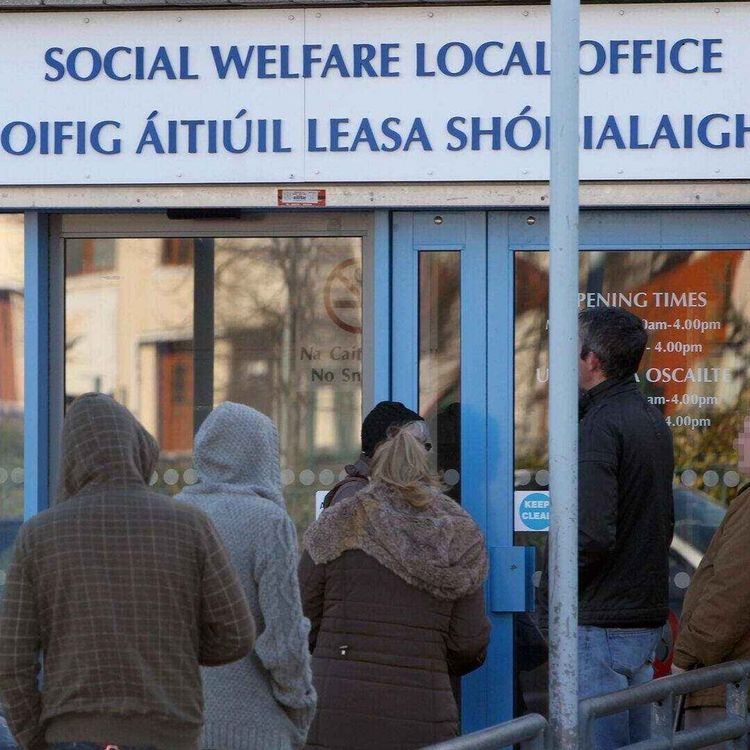 cover art for Immigrants No More Likely to Claim Welfare, Report Finds - 10/06/2026