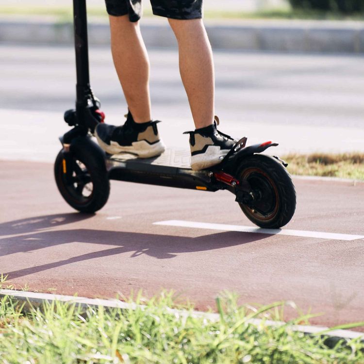 cover art for Amazon Pulls E-Scooter From Sale as Safety Debate Intensifies - 20/07/2026