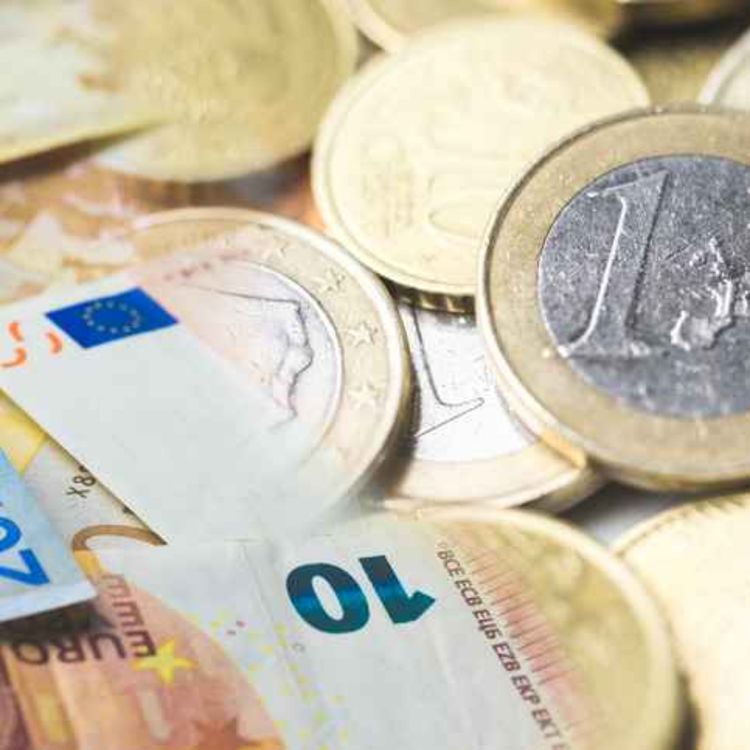 cover art for Should key workers in Dublin be paid a special allowance