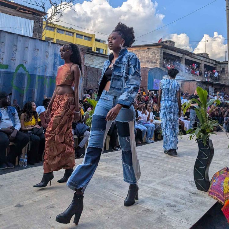 cover art for #6 - Gikomba : le marché kenyan dont parle France Inter