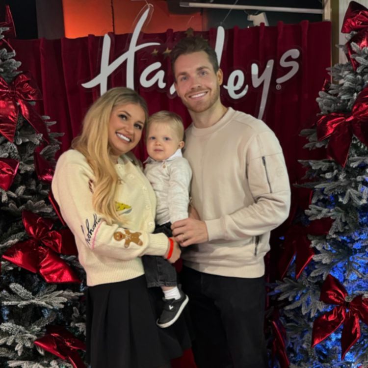 cover art for Amy Celebrates Christmas With Her Friends