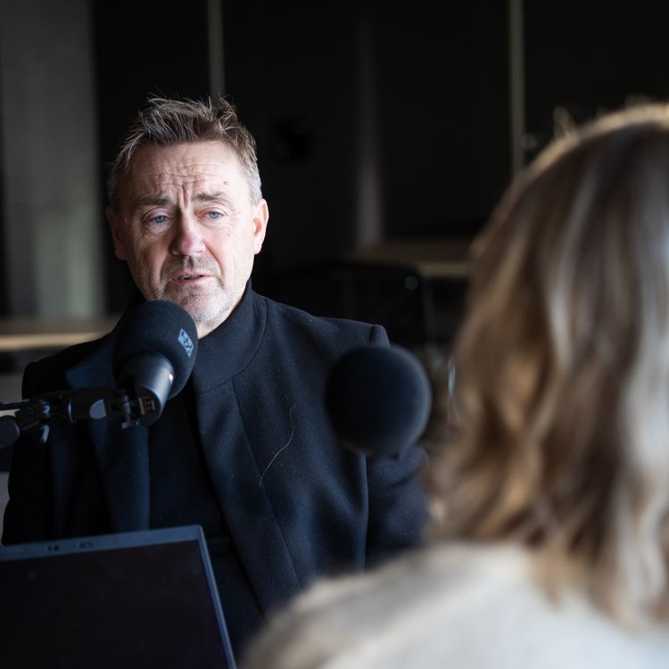 cover art for Etikk, tillit og profesjonsrollen – med Einar Øverenget og Tina Hovi