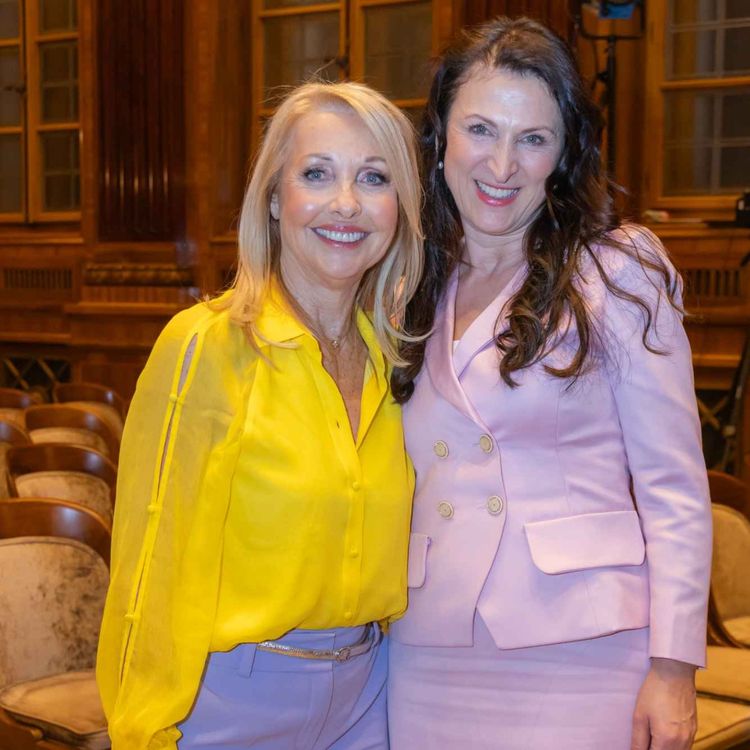 cover art for Die perfekten Begleiterinnen für bedeutende Lebensmomente – Expertinnen mit exklusiver Signatur