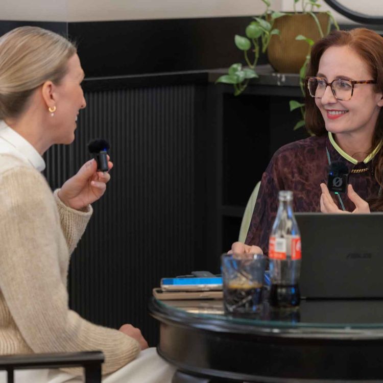cover art for look!-Business Award Podcast mit Nathalie Huwe und Kristina Venturini