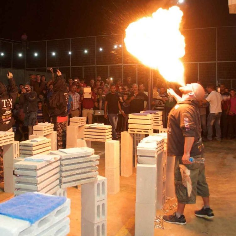 cover art for Tøff både på og av scenen