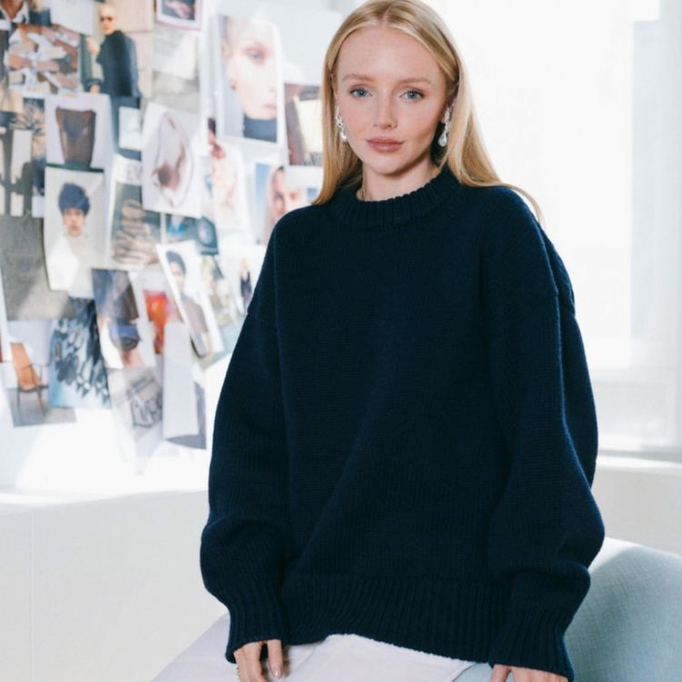cover art for 🇺🇸 How MERIT Beauty Is Quietly Winning the Luxury Beauty War (Aïla Morin / CMO)