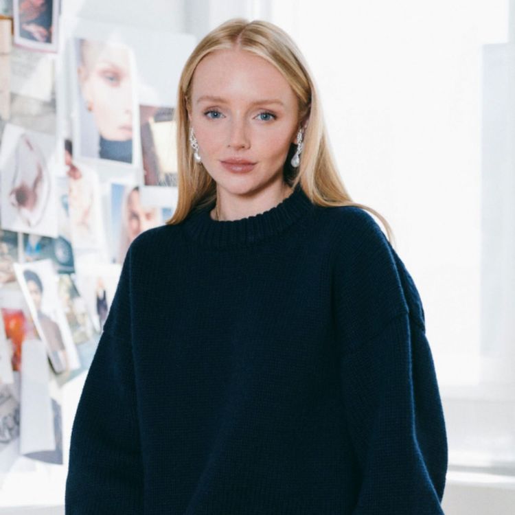 cover art for 🇺🇸 [CLIP] How MERIT Beauty Is Quietly Winning the Luxury War (Aïla Morin / CMO)