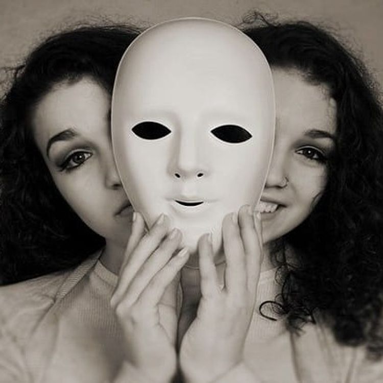 cover art for گریه کنیم یا بخندیم؟ پاسخی از تاریخ فلسفه