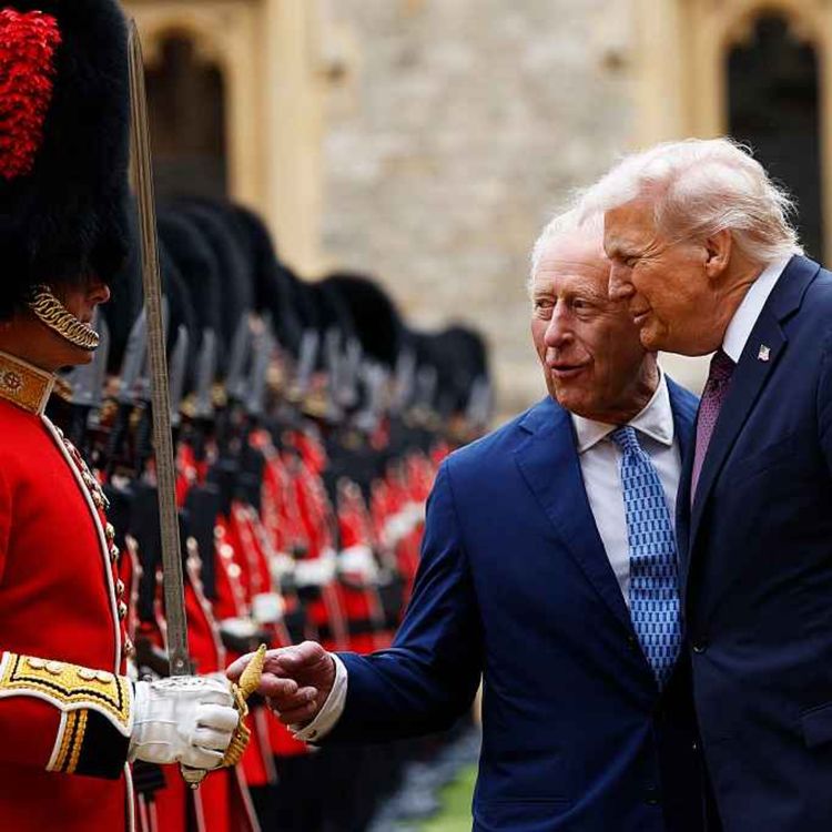 cover art for In defence of Christian monarchies