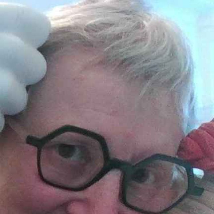 cover art for #0043 - Avril D