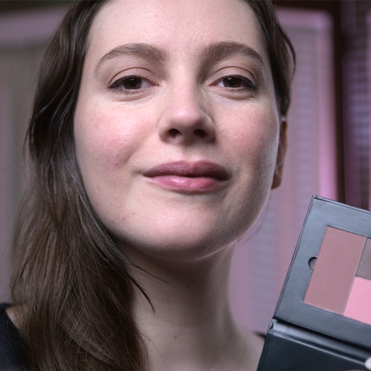 cover art for Asmr - Je te maquille de A à Z