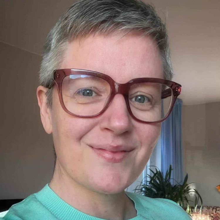 cover art for Avsnitt 53: Camilla - 12 mandlar och känslan av mättnad