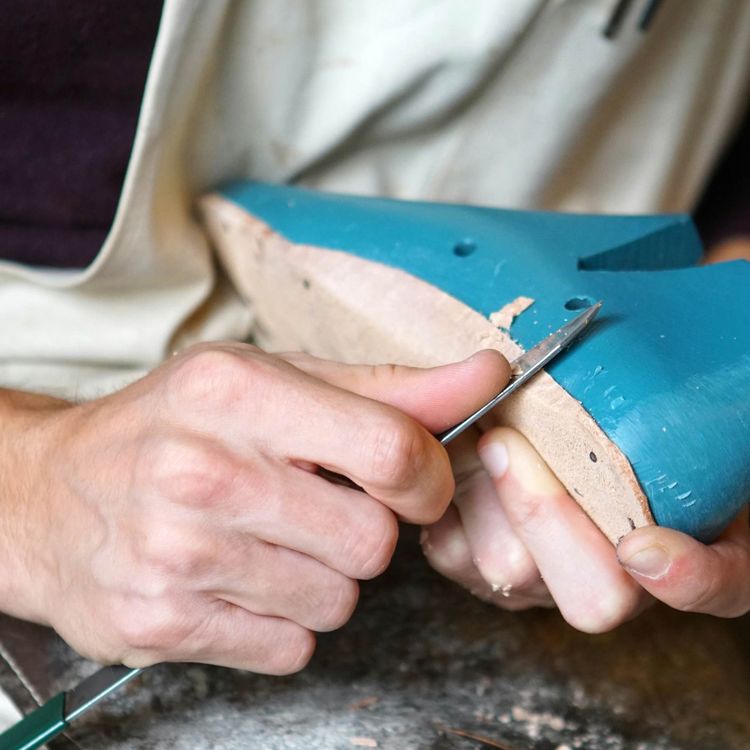 cover art for Camper - från Mallorkinsk skomakartradition till global ikon