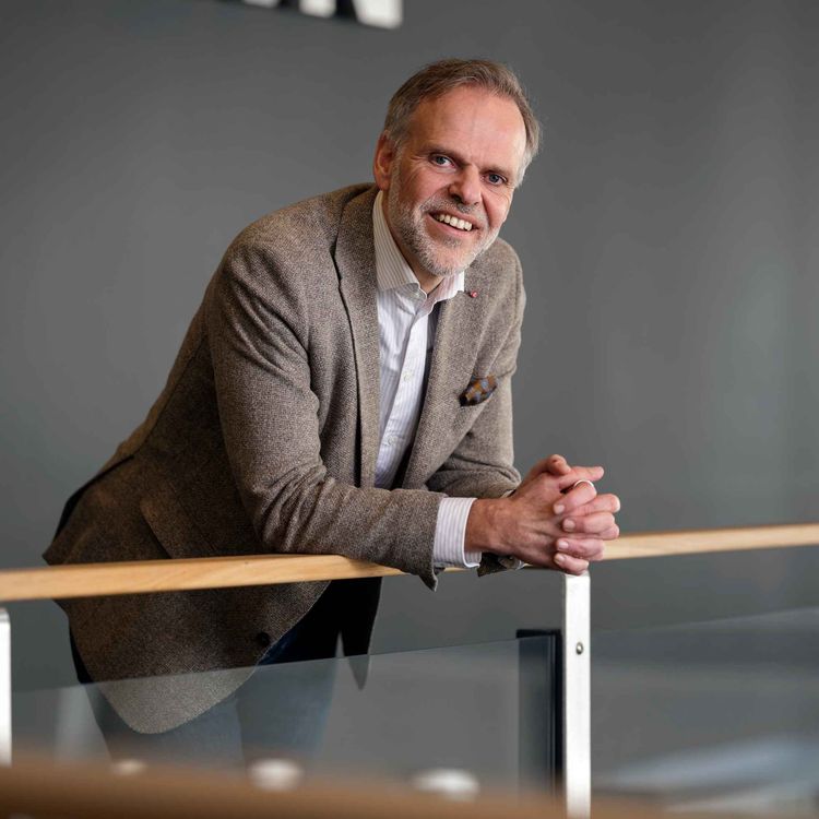 cover art for Tore Ulstein - innovasjon for ei verd i endring