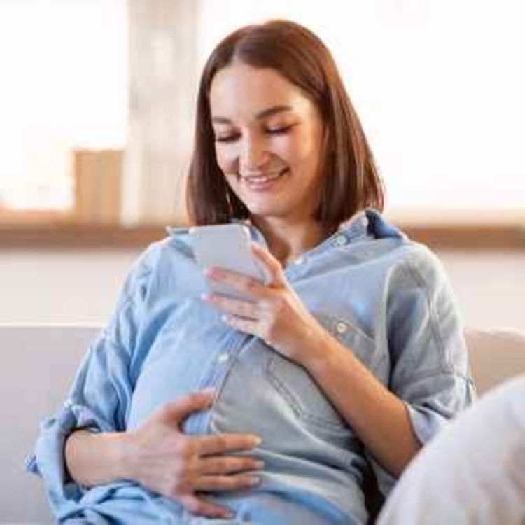 cover art for Ep. 55: Hvorfor snakker vi ikke om graviditeten før uke 12?