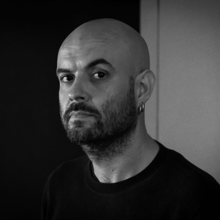 cover art for #166 Julien Gosselin, metteur en scène : « C’est ma mission de faire un art qui échappe aux demandes du public telles qu’elles sont formulées par HBO ou Netflix »