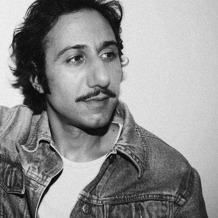 cover art for #180 Arthur Teboul, chanteur et poète : « A l’époque, j’écoutais Gala et les Spice Girls. Mon père mettait Depeche Mode et Radiohead, il y a une sorte de dissonance qui apparaît »