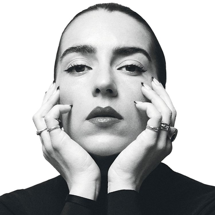 cover art for #118 La créatrice de mode Marine Serre : « Je veux habiller la rue, pas faire des pièces de musée »