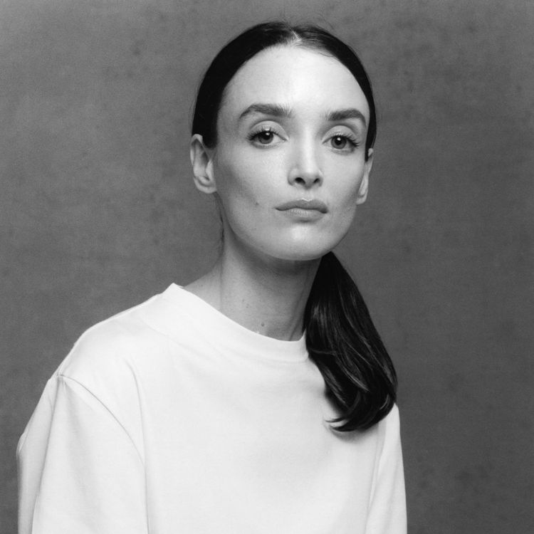 cover art for #132 Charlotte Le Bon : « Jouer la jolie fille un peu joyeuse et raisonnable, c’est chiant »