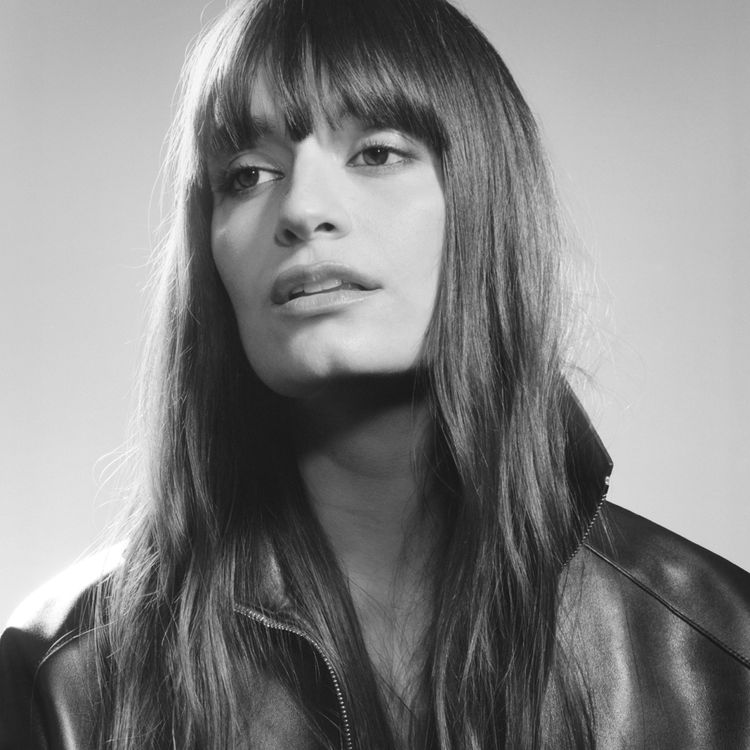 cover art for #138 Clara Luciani, chanteuse : « J’ai eu très vite besoin d’un monde parallèle parce que j’étais moquée à l’école »