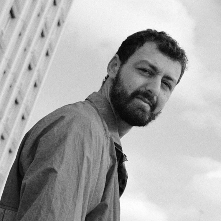 cover art for #153 Roman Frayssinet : « C’est un objet trop mystique, une blague. C’est bizarre, c’est une suite de mots dans un timing, un ordre précis qui déclenche un réflexe très positif »