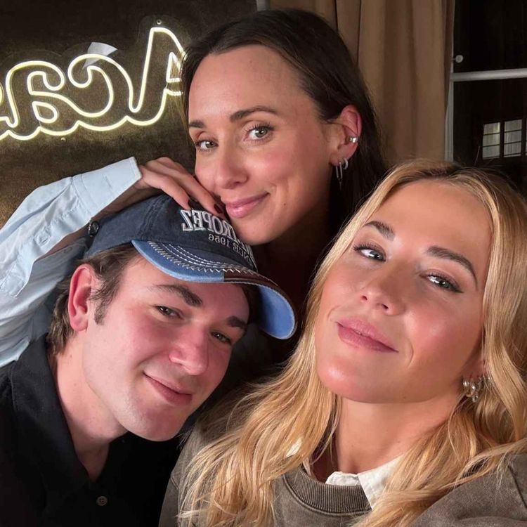 cover art for 8. Molly Sandén - Ensamhetskänslor, manlig menscykel och om att omvandla ångest till kreativitet 