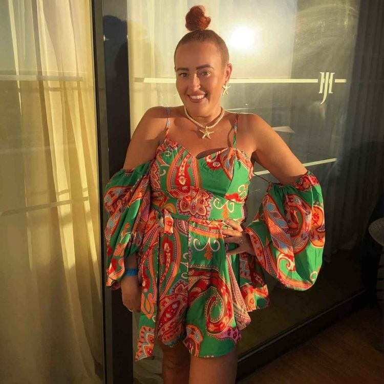 cover art for Episode 11: Lauren - Losing Weight But Finding Yourself