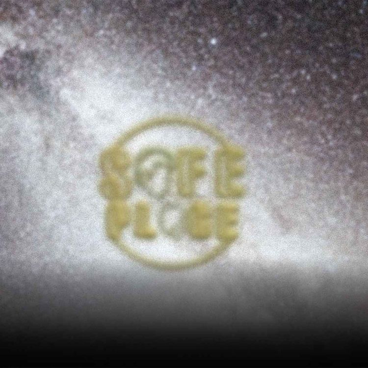 cover art for La SAFE PLACE d'EMMA BOJAN