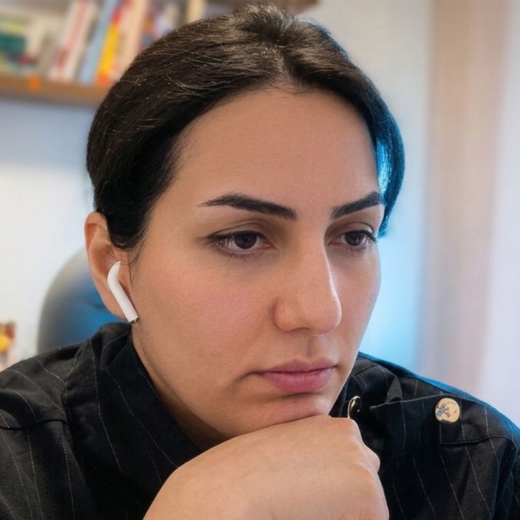 cover art for Ep11 - Asma Salek | چرا دیگه نمی‌تونیم تمرکز کنیم؟ از تأثیر شبکه‌های اجتماعی تا راهکارهای عملی