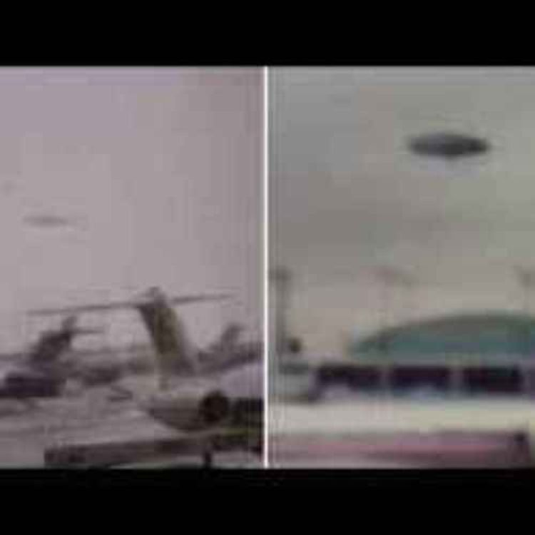 cover art for The UFO at O’Hare Airport in 2006