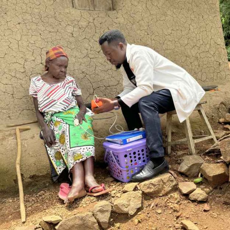 cover art for Palliative care in MSF projects: Reducing suffering and patients first